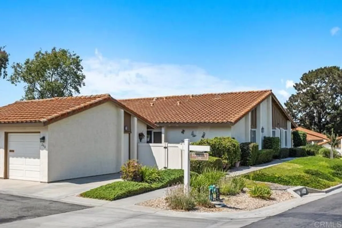 Property Slideshow image 1 of 31 | 204 summerside ln, Encinitas, CA, 92024