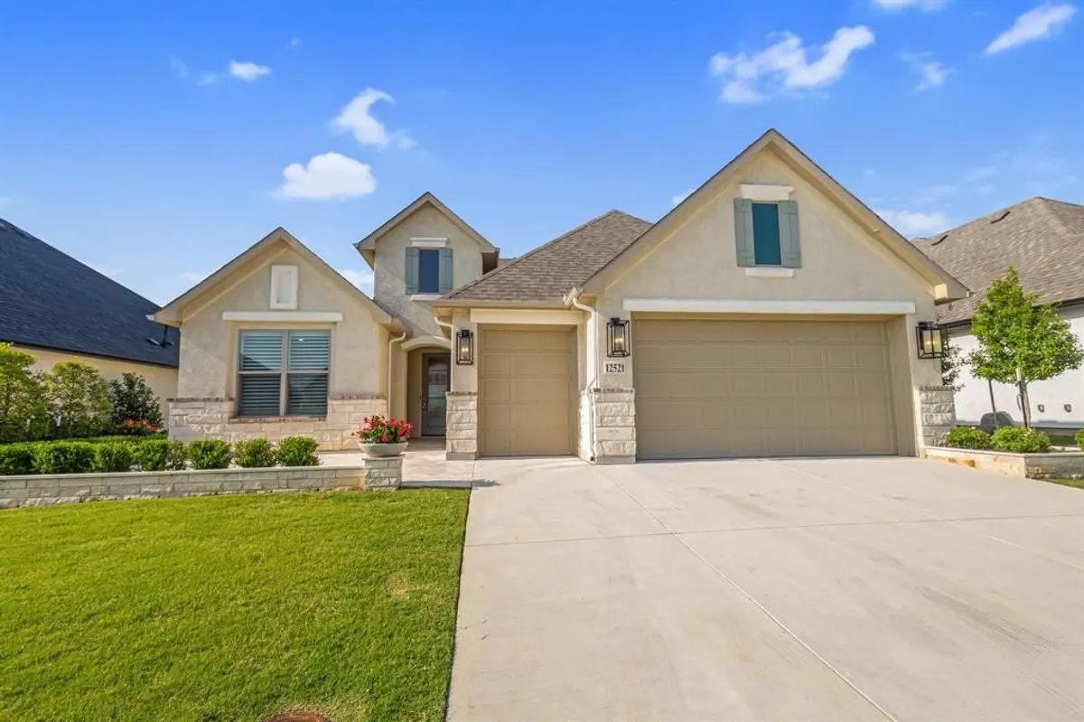 Property Slideshow image 1 of 29 | 12521 copper ore way, Denton, TX, 76207