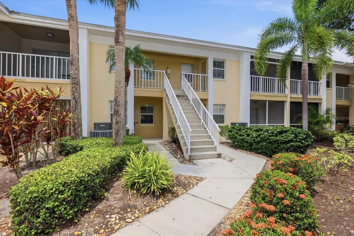 Property Slideshow image 1 of 42 | 421 cerromar ter 370, Venice, FL, 34293