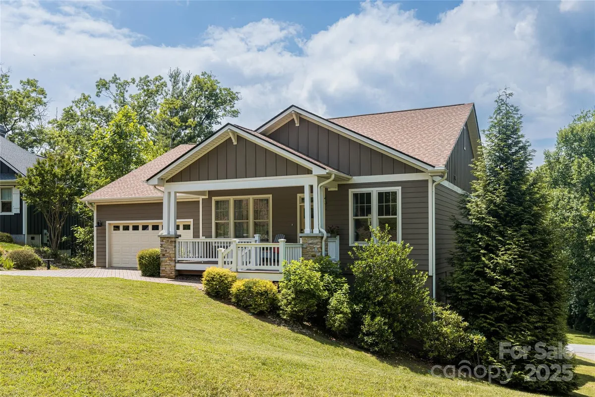 Property Slideshow image 1 of 48 | 91 greenwells glory dr, Biltmore Lake, NC, 28715