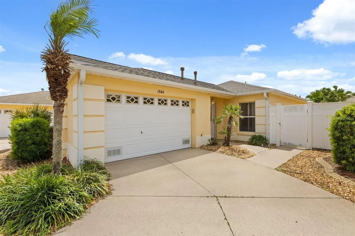 Property Slideshow image 1 of 40 | 1544 lime grove ln, The Villages, FL, 32162