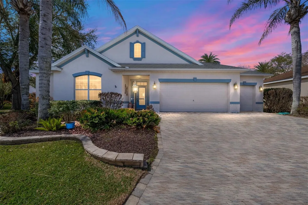 Property Slideshow image 1 of 60 | 646 stratford ln, The Villages, FL, 32162
