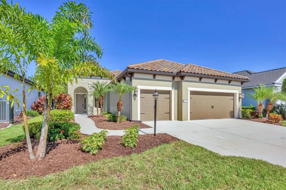 Property Slideshow image 1 of 83 | 4118 midnight blue run, Bradenton, FL, 34211