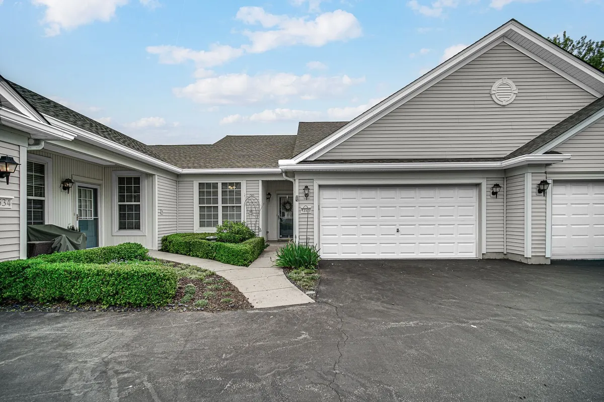 Property Slideshow image 1 of 18 | 13528 bonaire rd, Huntley, IL, 60142
