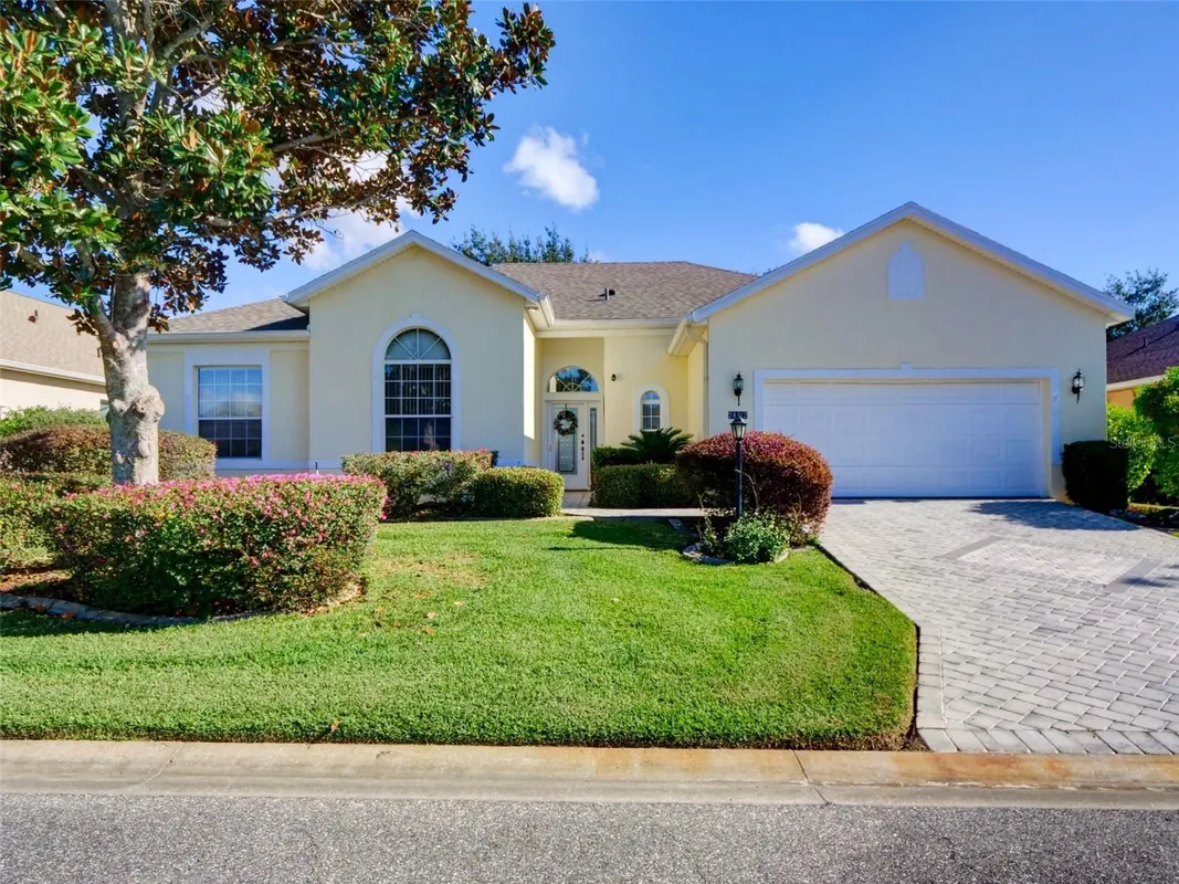 Property Slideshow image 1 of 31 | 24112 robinwood st, Leesburg, FL, 34748