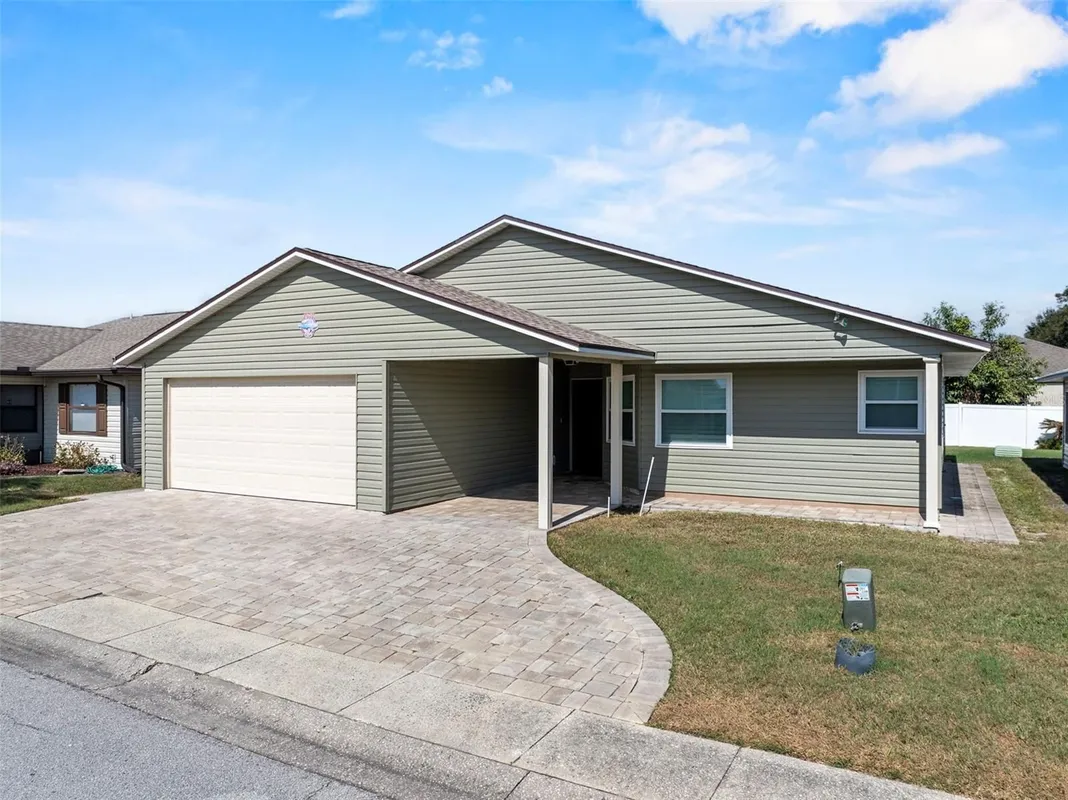 Property Slideshow image 1 of 43 | 1957 prairie dunes cir, Lakeland, FL, 33810