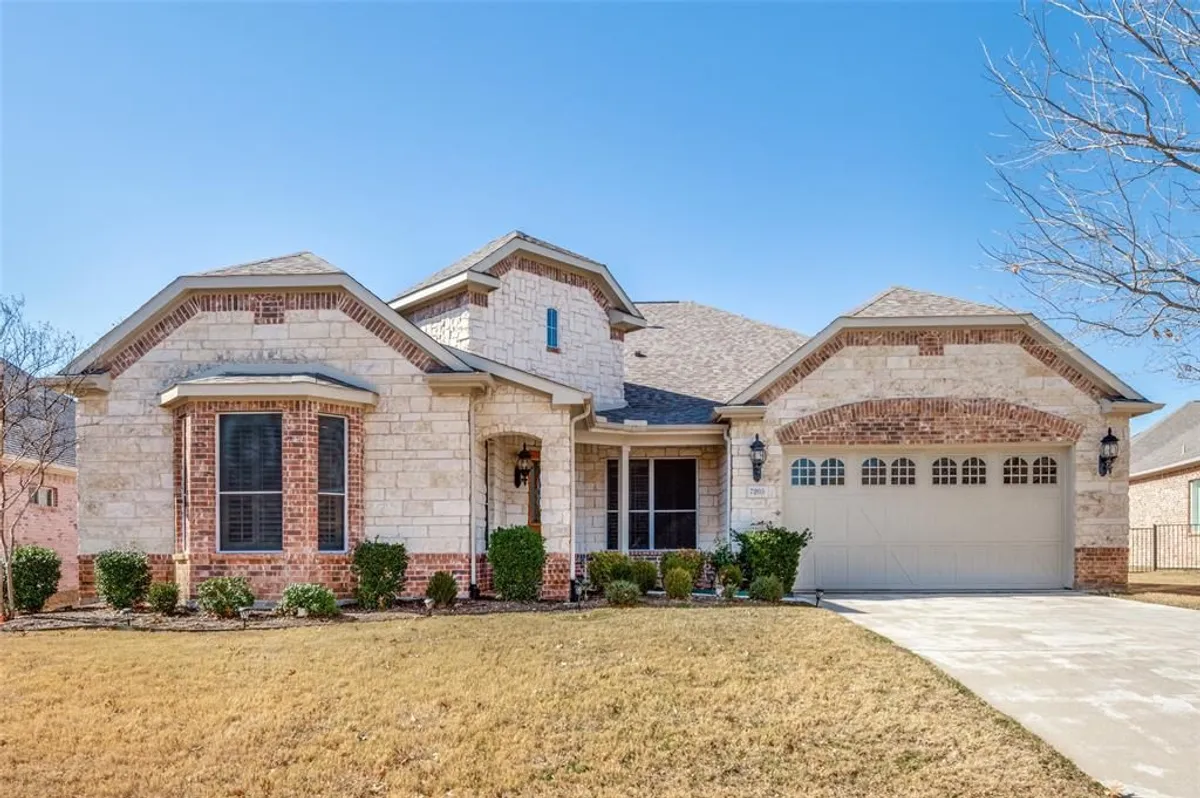 Property Slideshow image 1 of 25 | 7205 oakmont dr, Frisco, TX, 75036