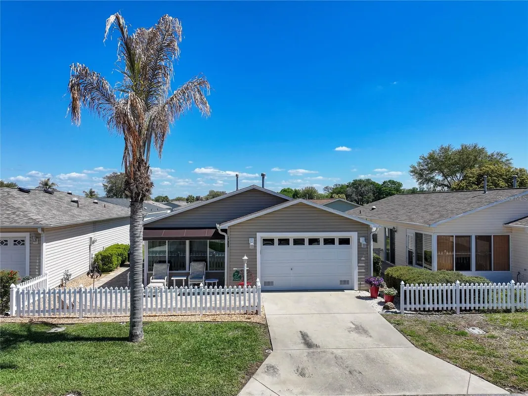 Property Slideshow image 1 of 27 | 17403 se 77th sycamore ave, The Villages, FL, 32162