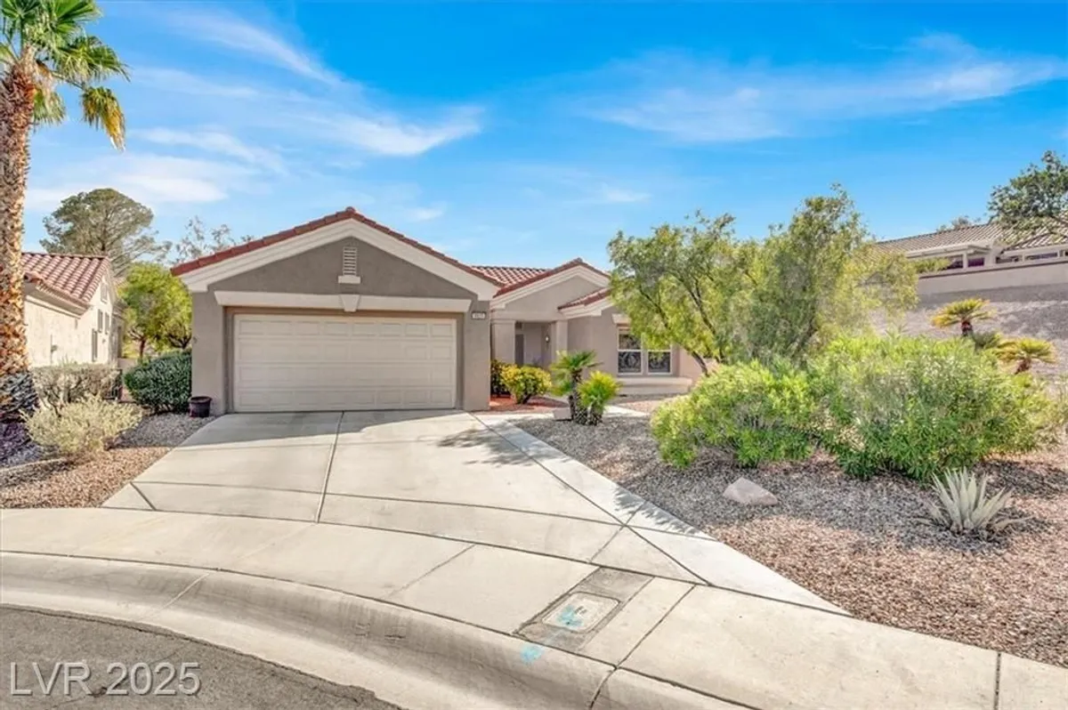Property Slideshow image 1 of 33 | 9525 salem hills ct, Las Vegas, NV, 89134