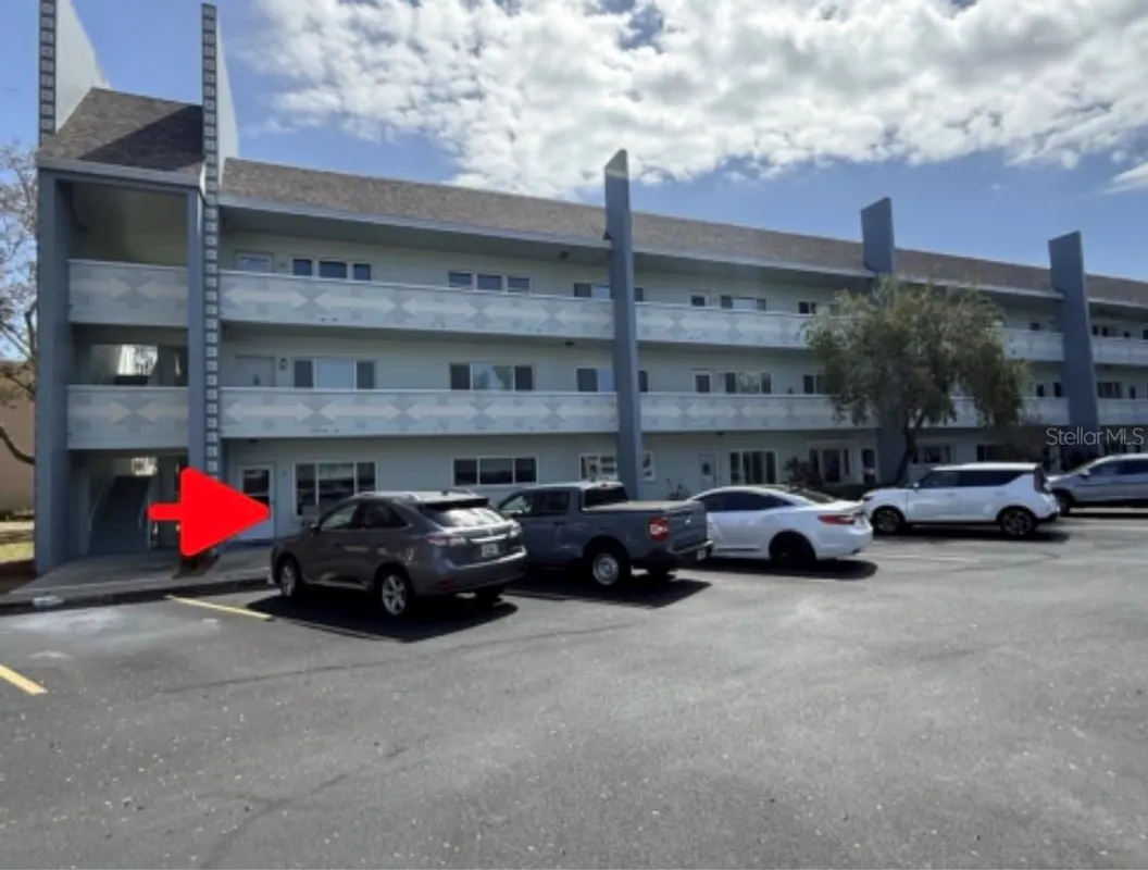 Property Slideshow image 1 of 39 | 2255 philippine dr 1, Clearwater, FL, 33763