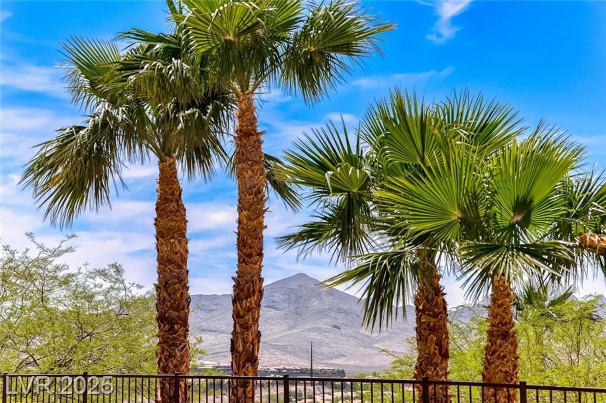 Property Slideshow image 1 of 55 | 2377 baldwinville ct, Henderson, NV, 89044