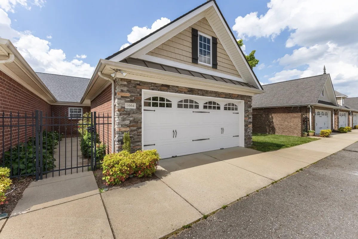 Property Slideshow image 1 of 36 | 395 devon chase hl 1004, Gallatin, TN, 37066
