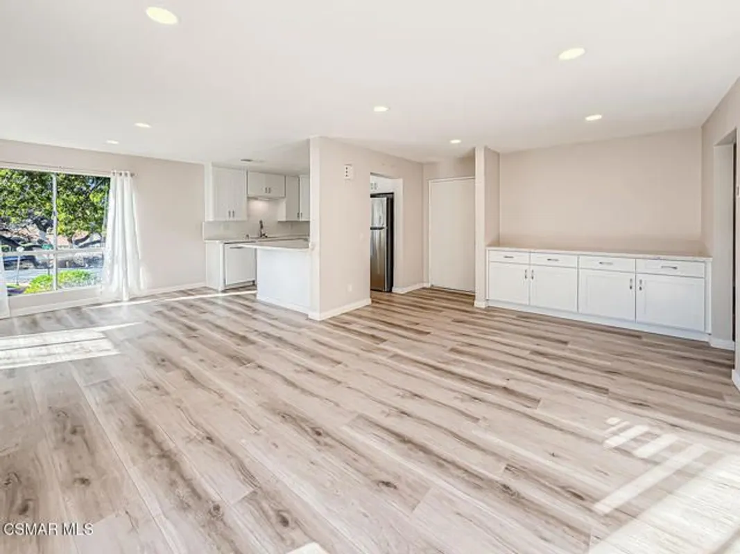 Property Slideshow image 1 of 42 | 291 sequoia ct 17, Thousand Oaks, CA, 91360