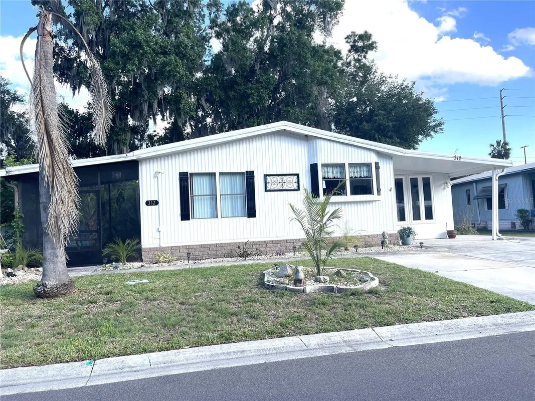Property Slideshow image 1 of 28 | 312 s timber trl, Wildwood, FL, 34785