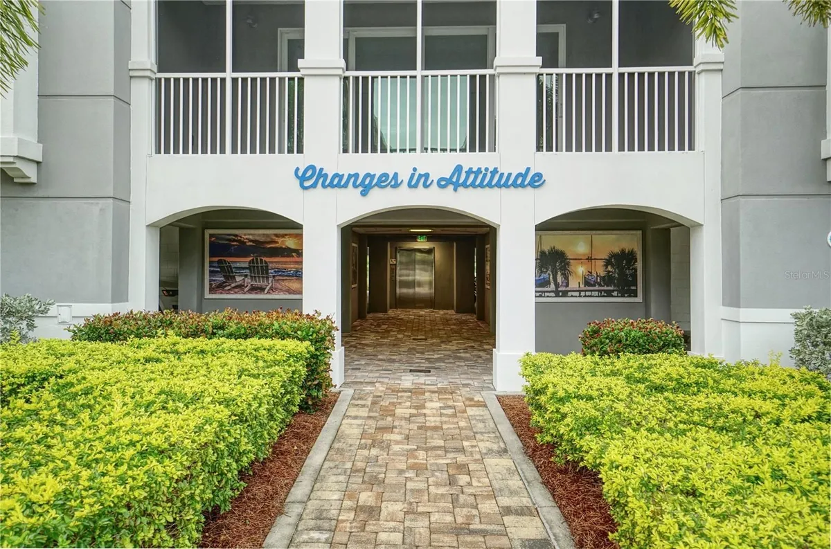Property Slideshow image 1 of 47 | 392 aruba cir unit 102, Bradenton, FL, 34209