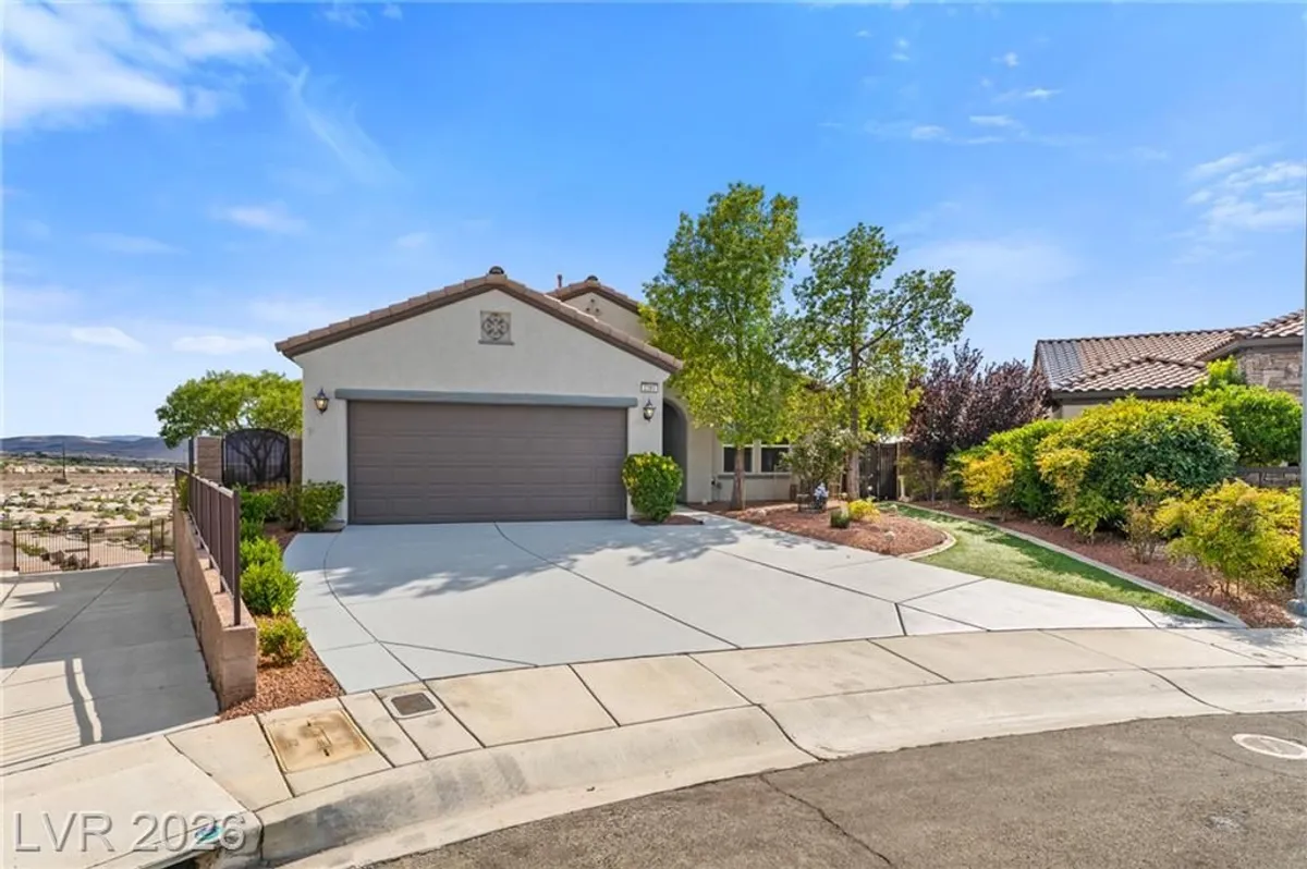 Property Slideshow image 1 of 39 | 2393 wood village dr, Henderson, NV, 89044