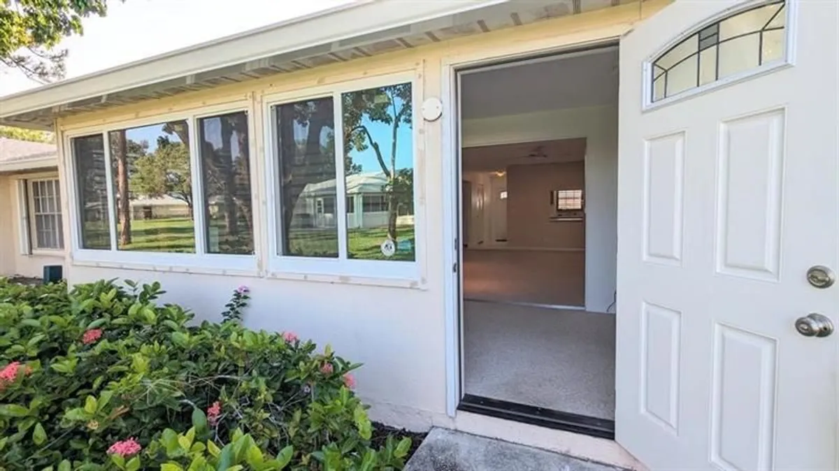 Property Slideshow image 1 of 52 | 448 franconia cir b, Lake Worth, FL, 33467
