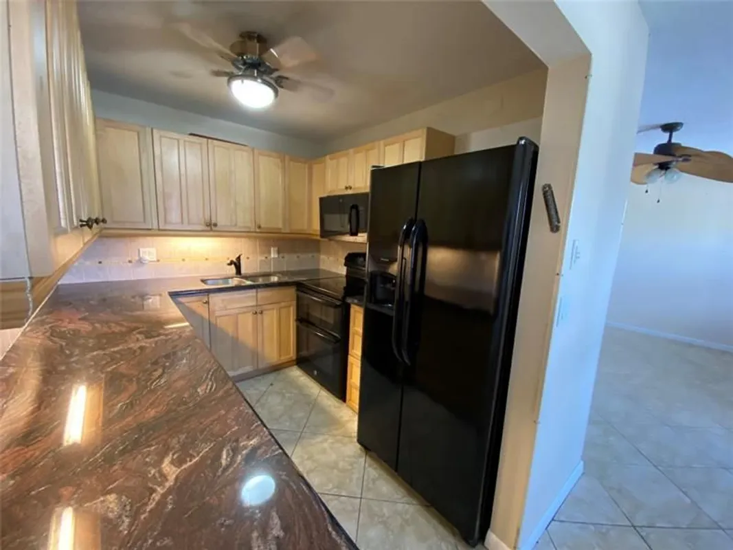 Property Slideshow image 1 of 44 | 2019 cambridge a # 2019, Deerfield Beach, FL, 33442