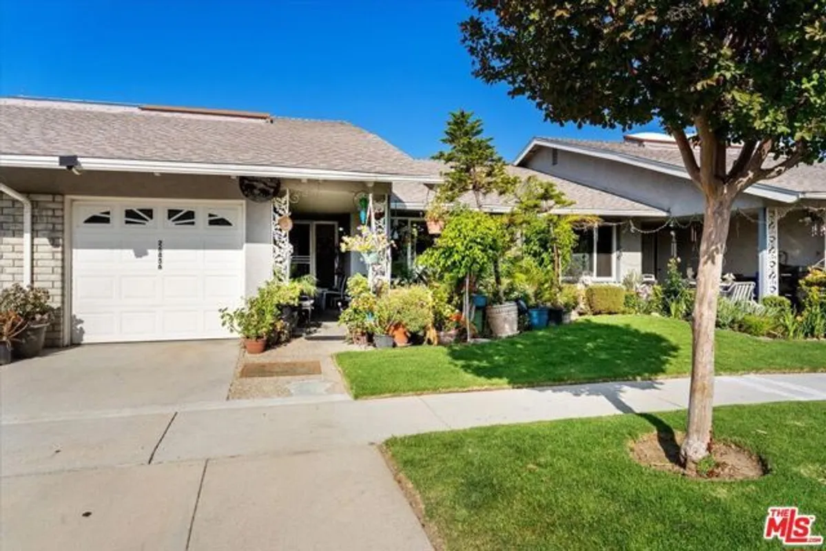 Property Slideshow image 1 of 19 | 26856 avenue of the oaks, Newhall, CA, 91321