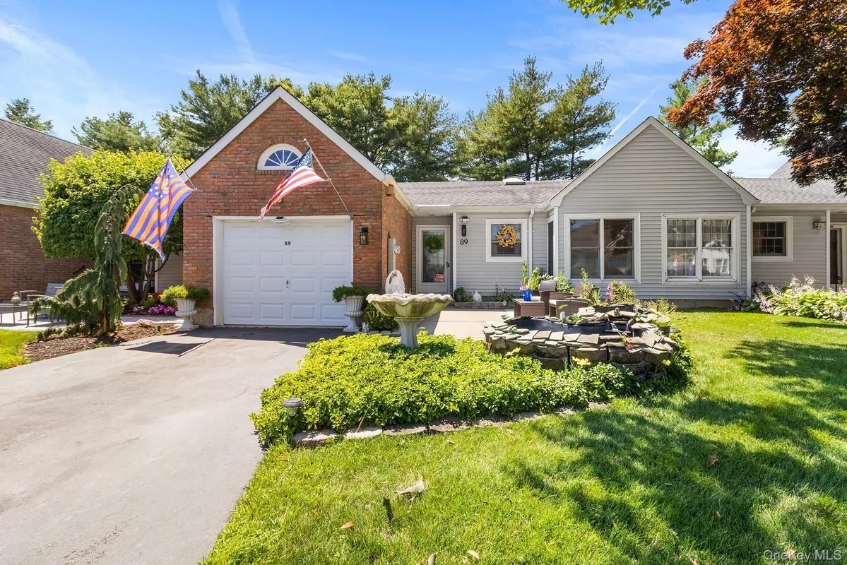Property Slideshow image 1 of 33 | 89 standish dr, Brookhaven, NY, 11766