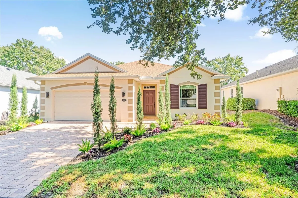 Property Slideshow image 1 of 33 | 123 avenham dr, Deland, FL, 32724