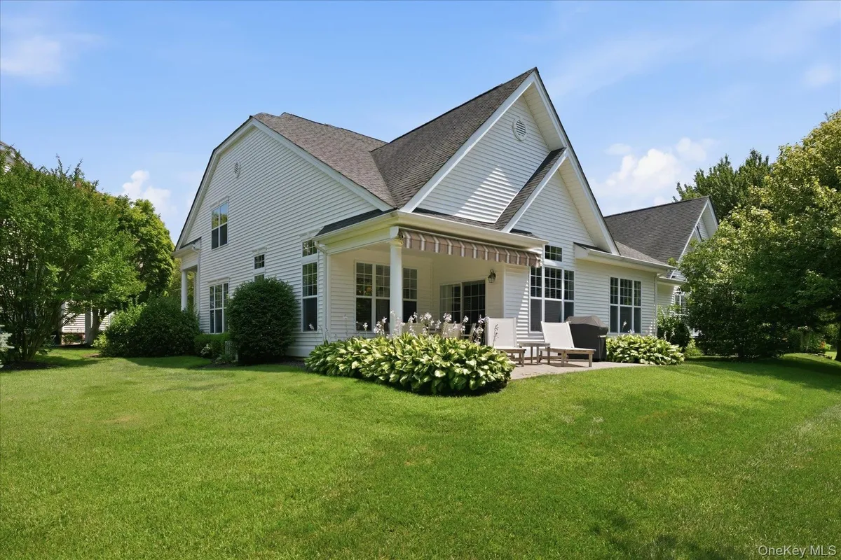 Property Slideshow image 1 of 25 | 78 ballad ct, Brookhaven, NY, 11941
