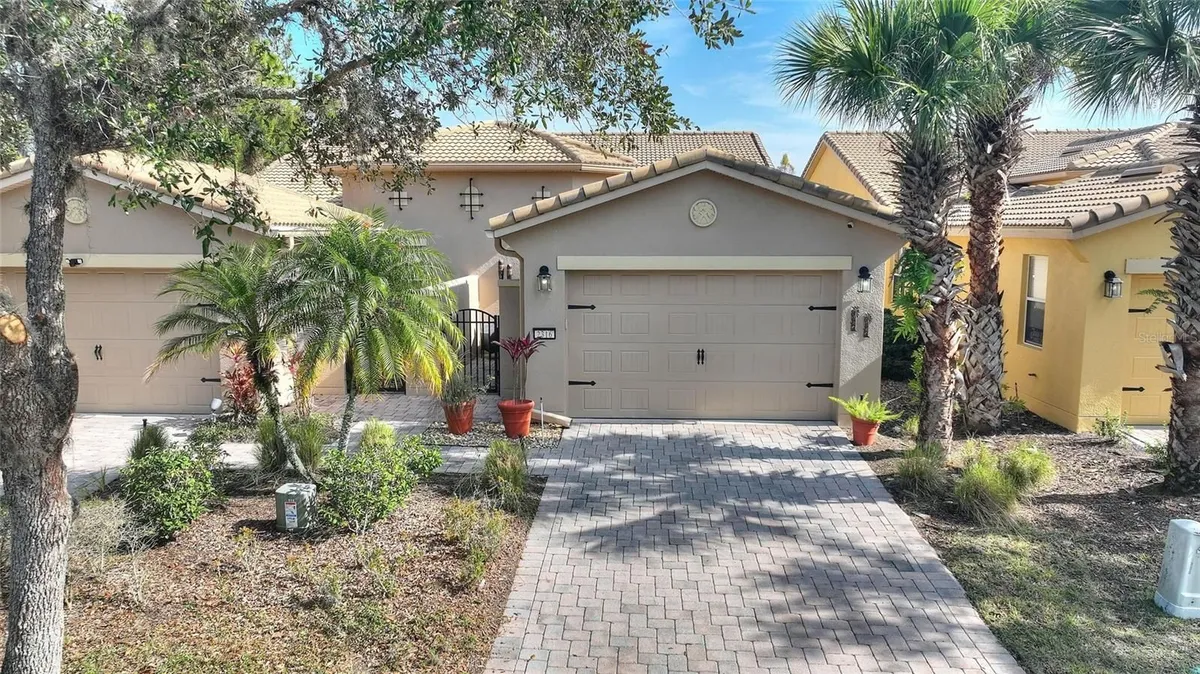 Property Slideshow image 1 of 61 | 2316 palm tree dr, Kissimmee, FL, 34759