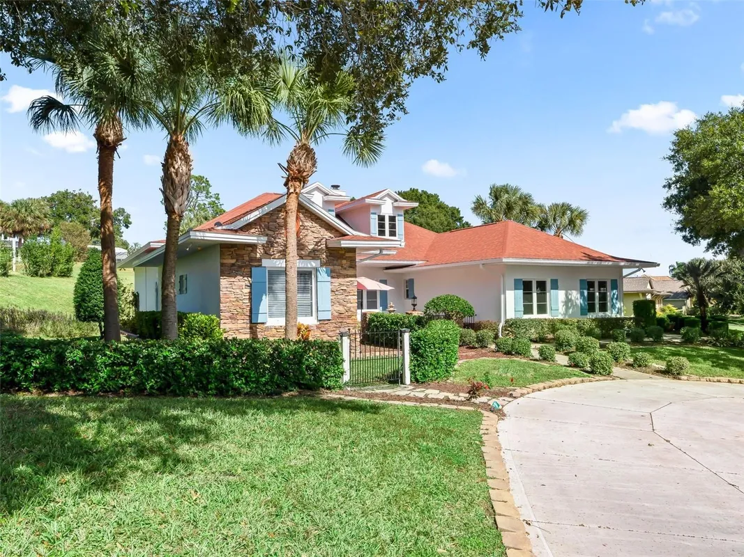 Property Slideshow image 1 of 52 | 39023 griffin lndg, Lady Lake, FL, 32159