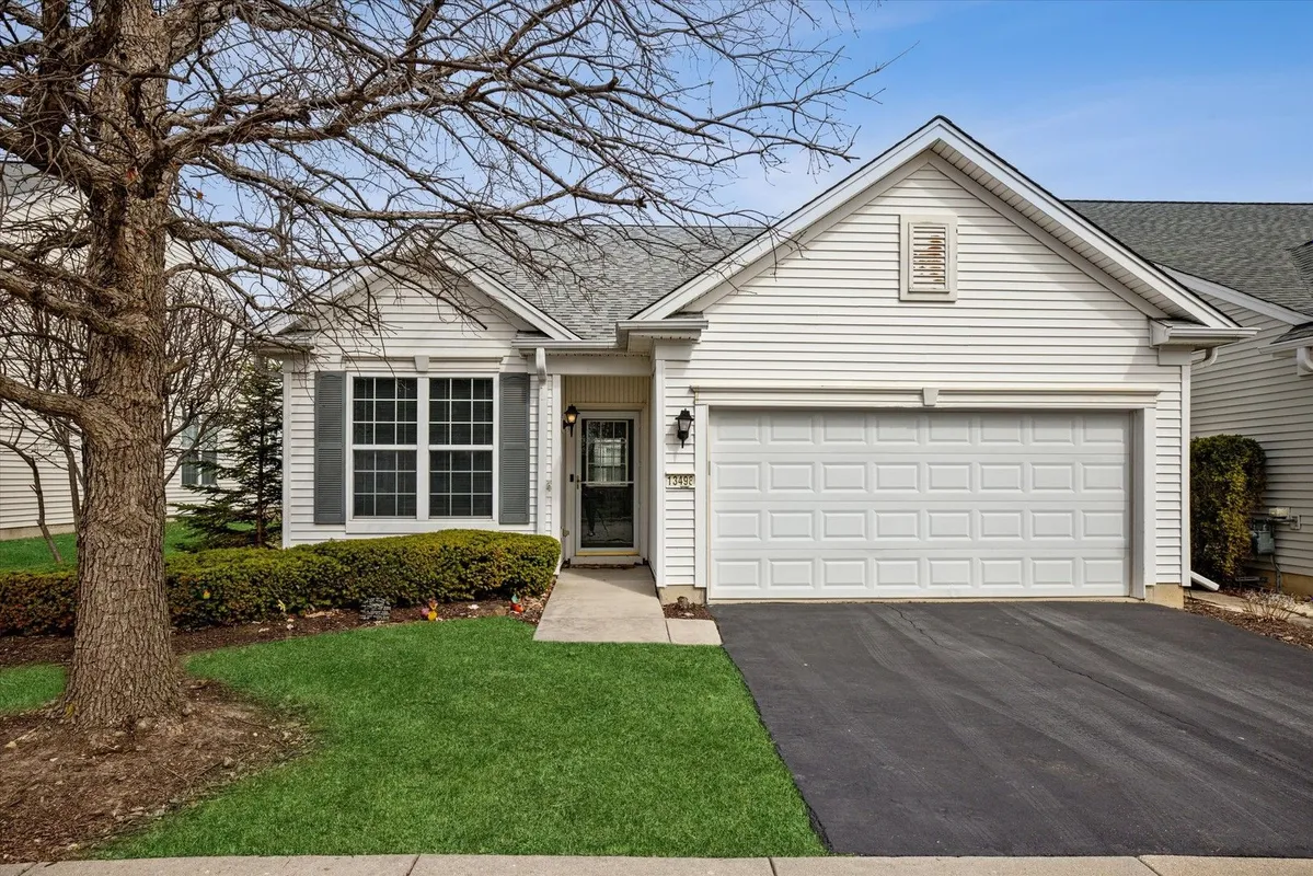 Property Slideshow image 1 of 20 | 13498 lehigh st, Huntley, IL, 60142