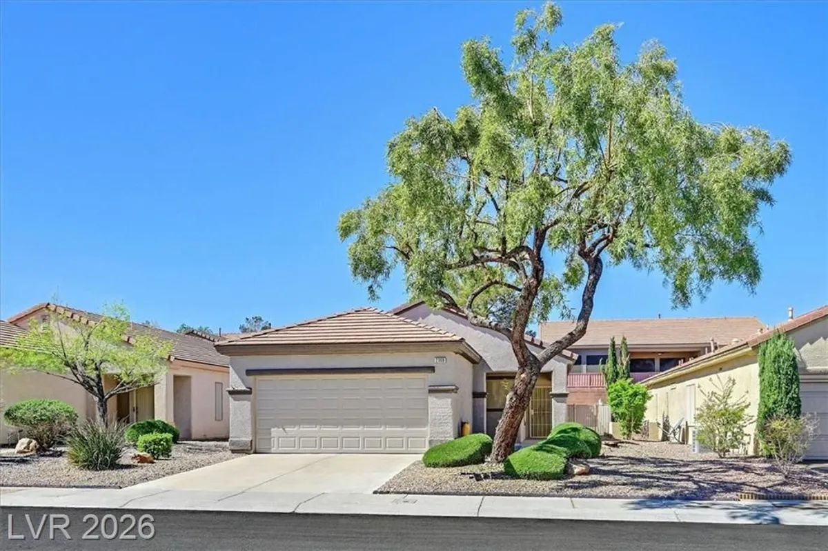 Property Slideshow image 1 of 39 | 2008 joy view ln, Henderson, NV, 89012