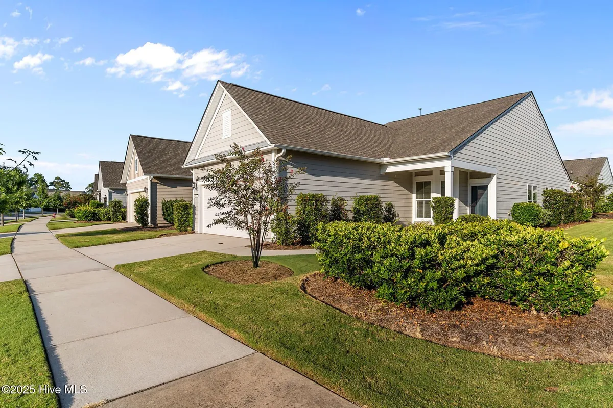 Property Slideshow image 1 of 75 | 439 deveraux dr, Wilmington, NC, 28412