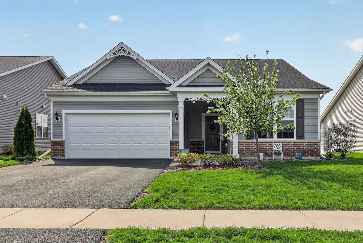 Property Slideshow image 1 of 26 | 1s064 rhoads way, Winfield, IL, 60190