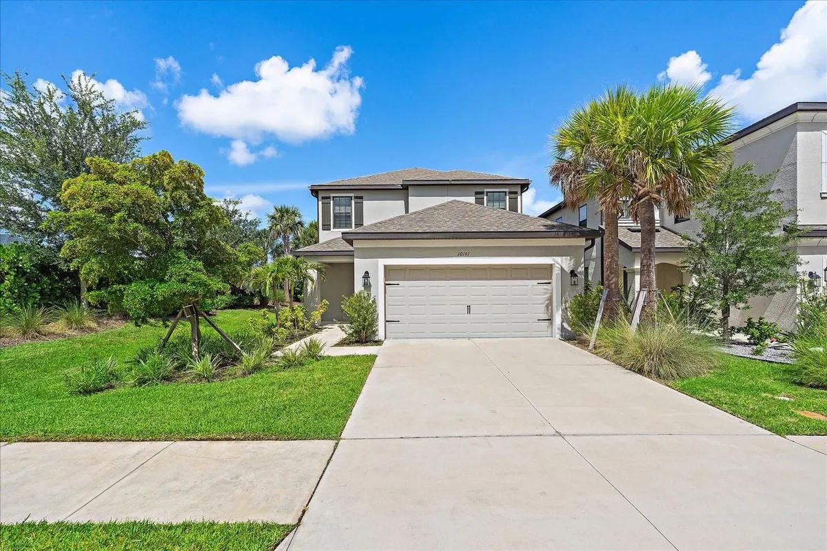 Property Slideshow image 1 of 72 | 10141 milky way cir, Sarasota, FL, 34241