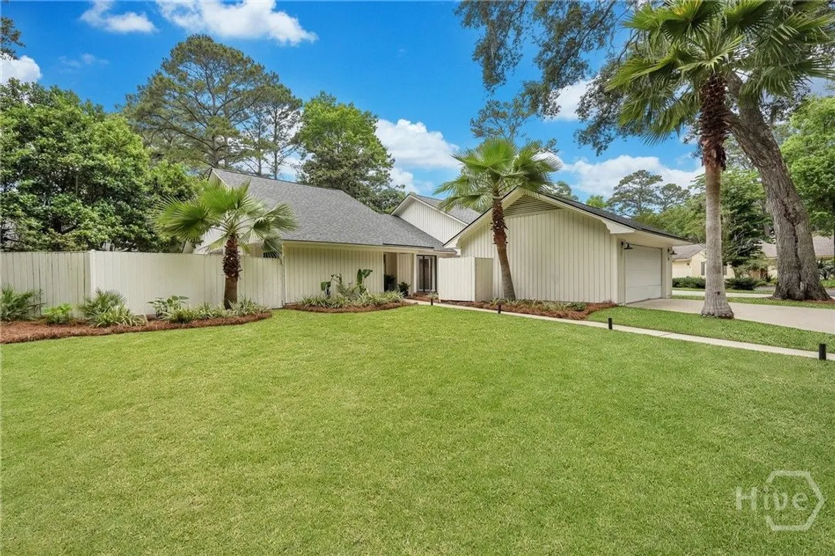 Property Slideshow image 1 of 56 | 10 henry clay ct, Savannah, GA, 31411
