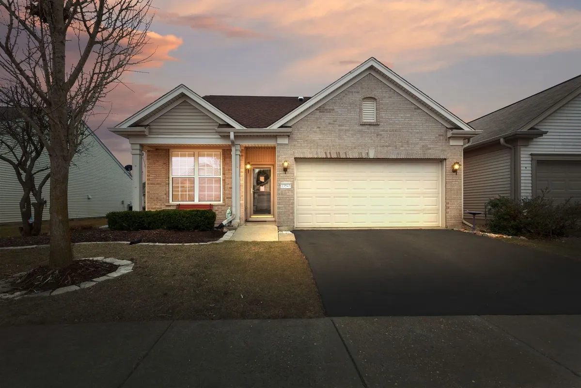 Property Slideshow image 1 of 20 | 13543 morgan way dr, Huntley, IL, 60142