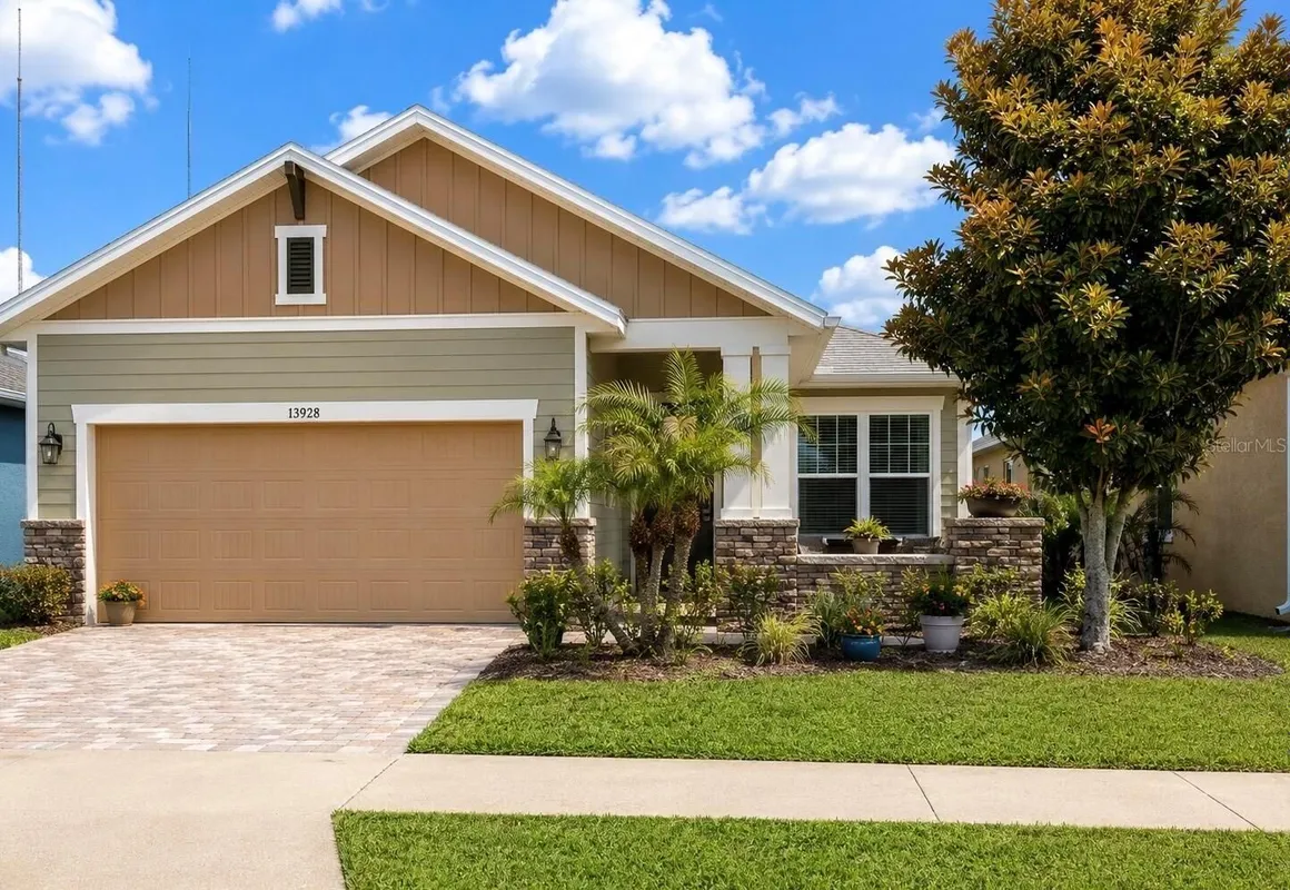 Property Slideshow image 1 of 26 | 13928 swallow hill dr, Lithia, FL, 33547