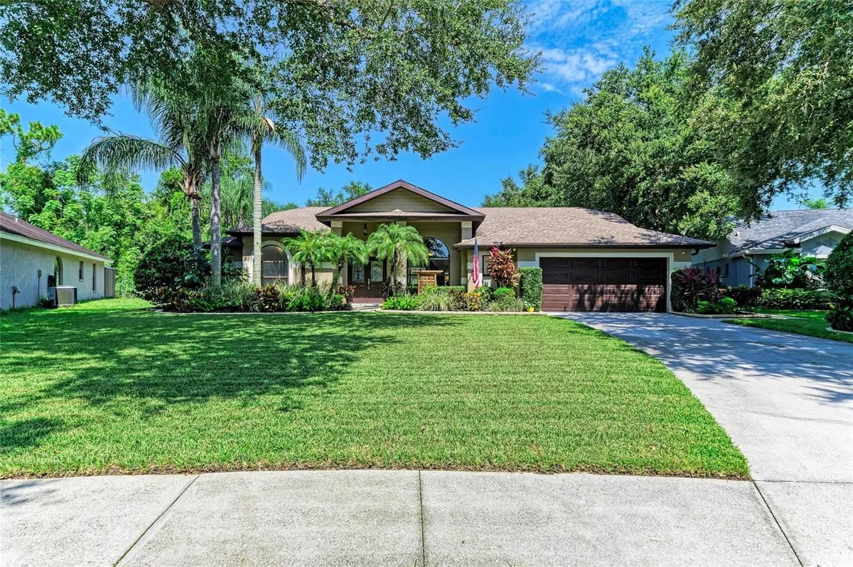 Property Slideshow image 1 of 69 | 8416 palm lakes ct, Sarasota, FL, 34243