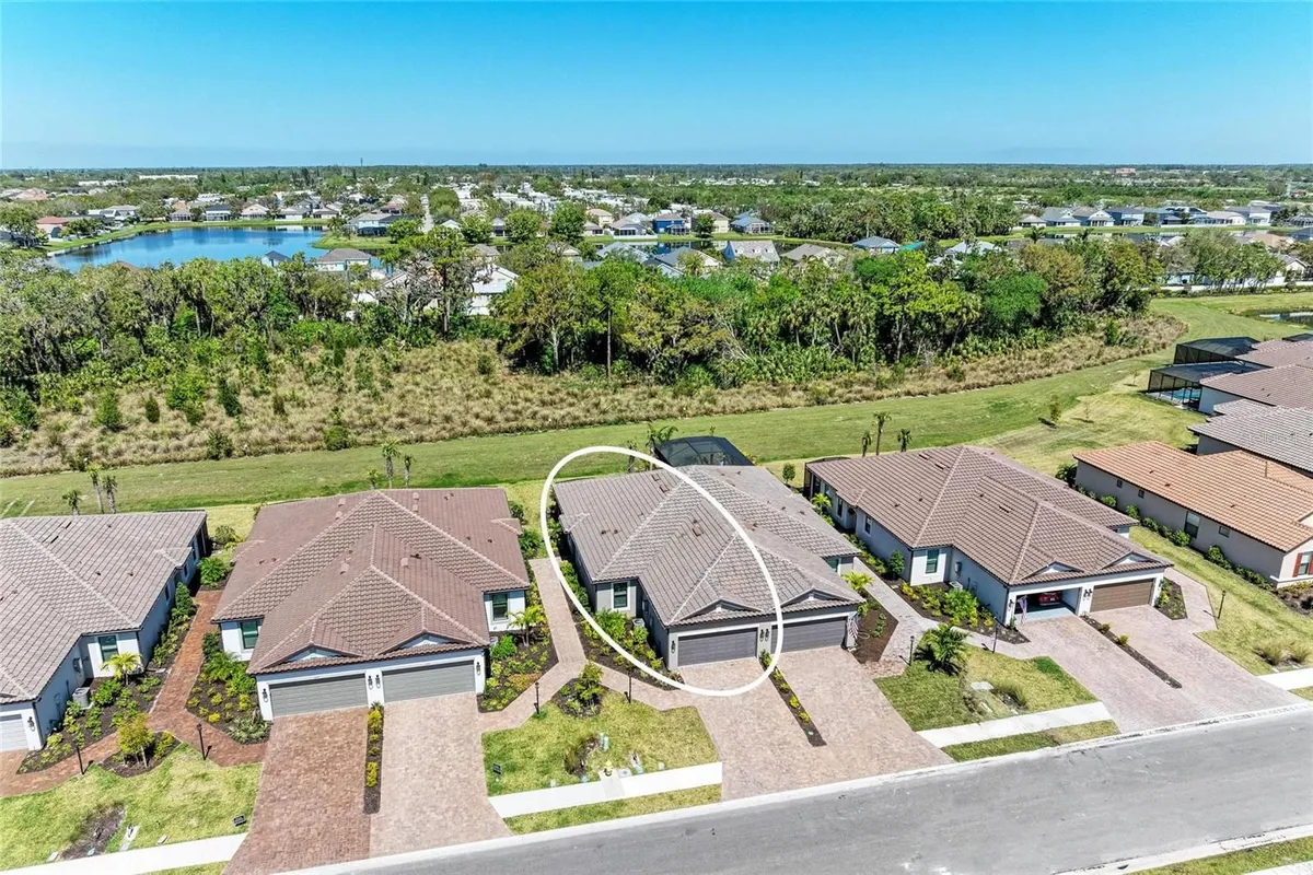 Property Slideshow image 1 of 64 | 6179 mesa gln, Bradenton, FL, 34203