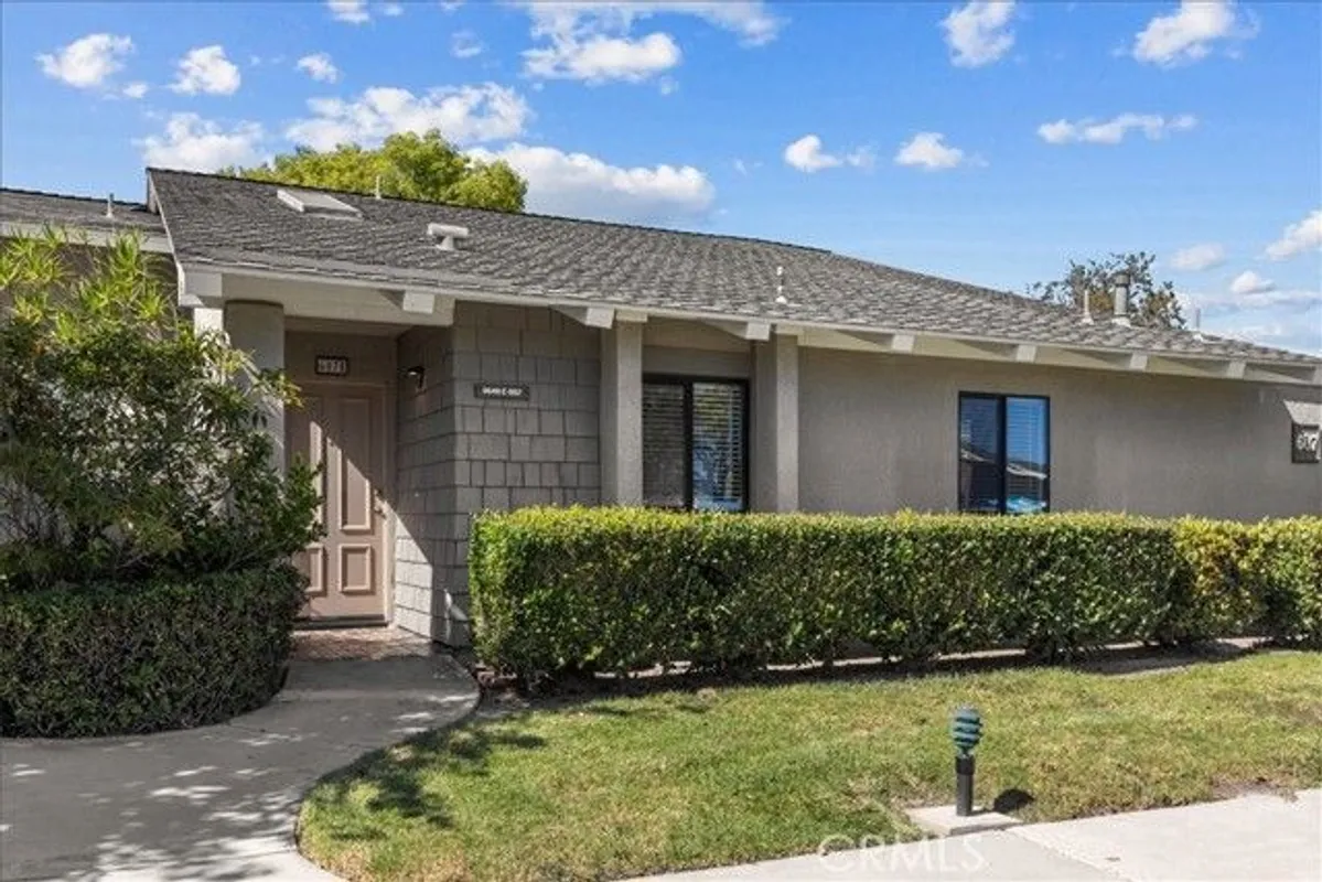 Property Slideshow image 1 of 34 | 8646 butte cir unit 607e, Huntington Beach, CA, 92646