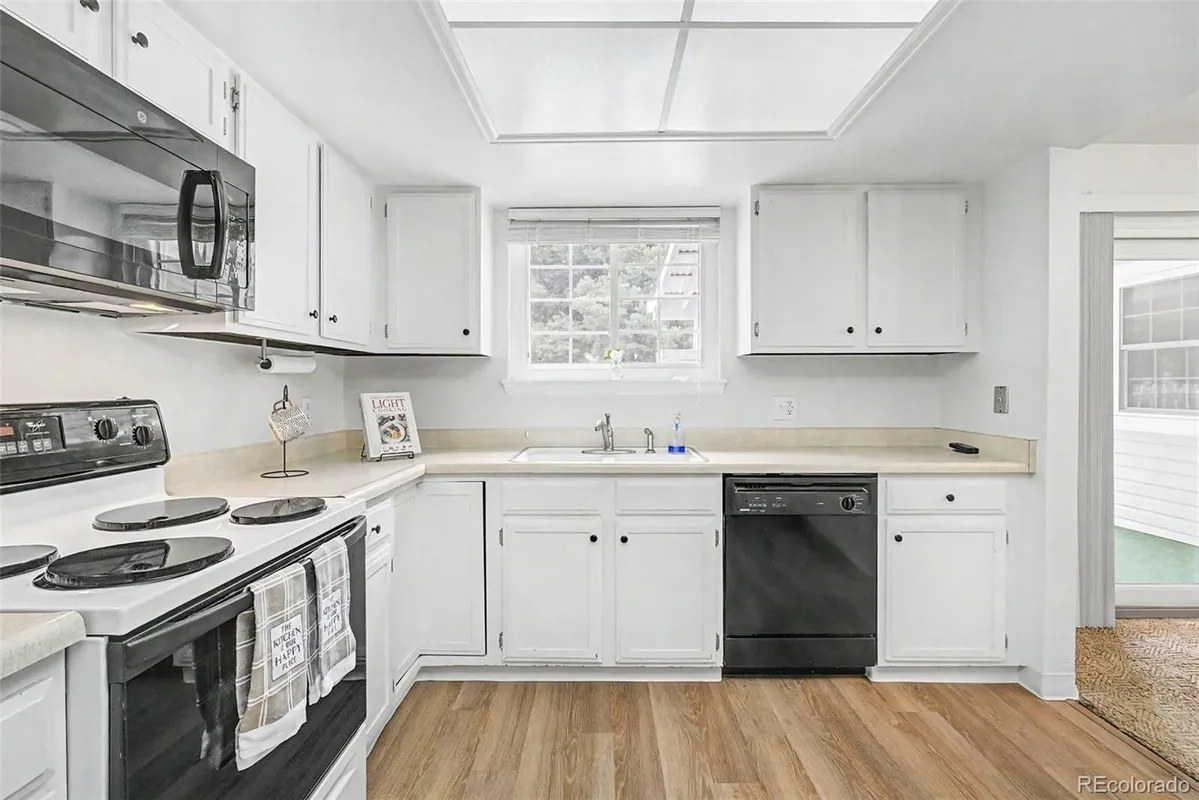 Property Slideshow image 1 of 44 | 14233 e marina dr, Aurora, CO, 80014