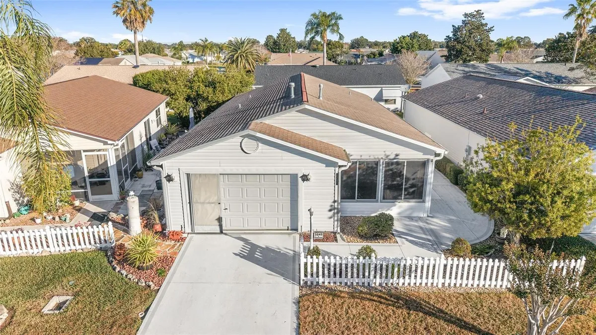 Property Slideshow image 1 of 38 | 3245 riverton rd, The Villages, FL, 32162