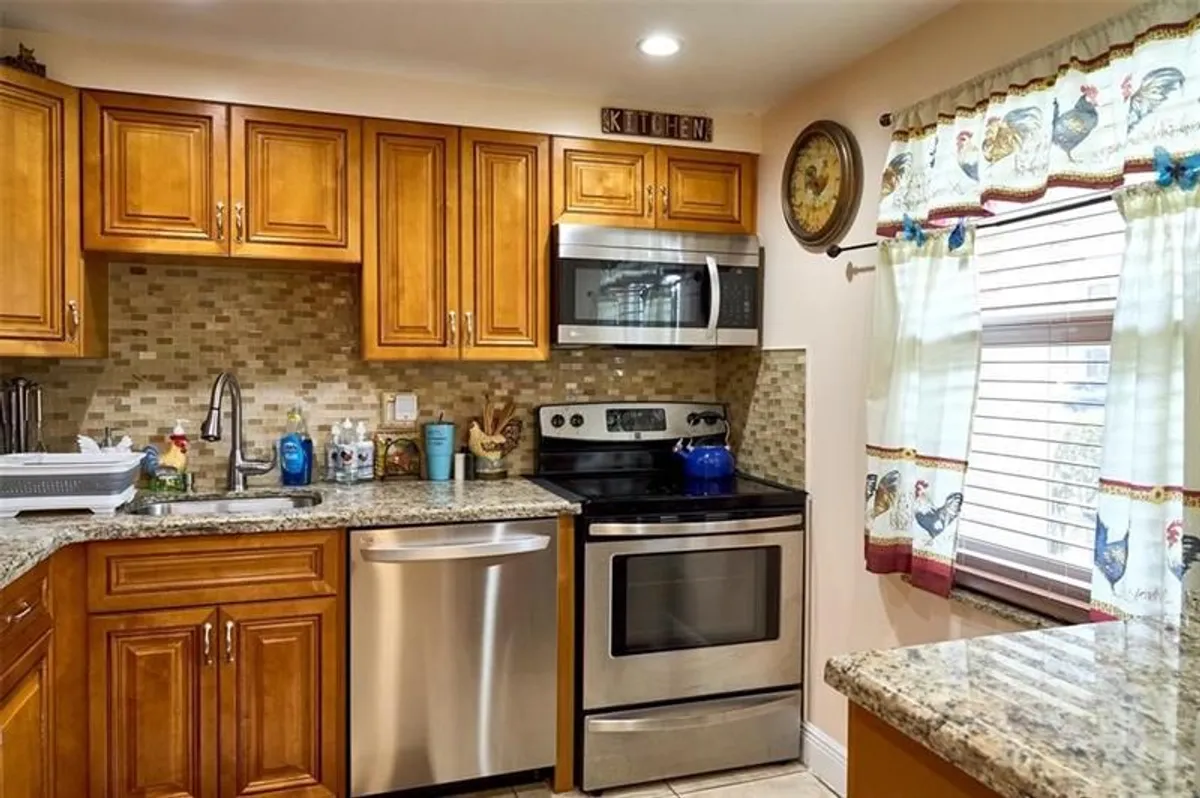 Property Slideshow image 1 of 11 | 601 nw 80th ave apt 101, Margate, FL, 33063