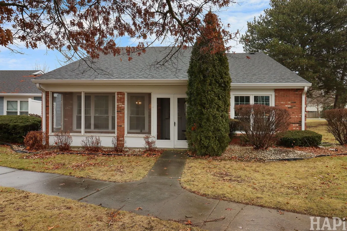 Property Slideshow image 1 of 26 | 7205 hastings cir # 330, Fox Lake, IL, 60020