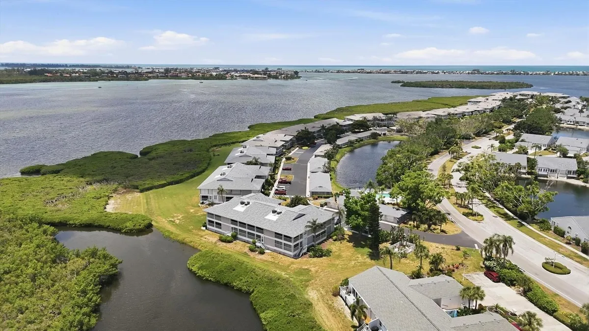 Property Slideshow image 1 of 87 | 1103 edgewater cir 1103, Bradenton, FL, 34209