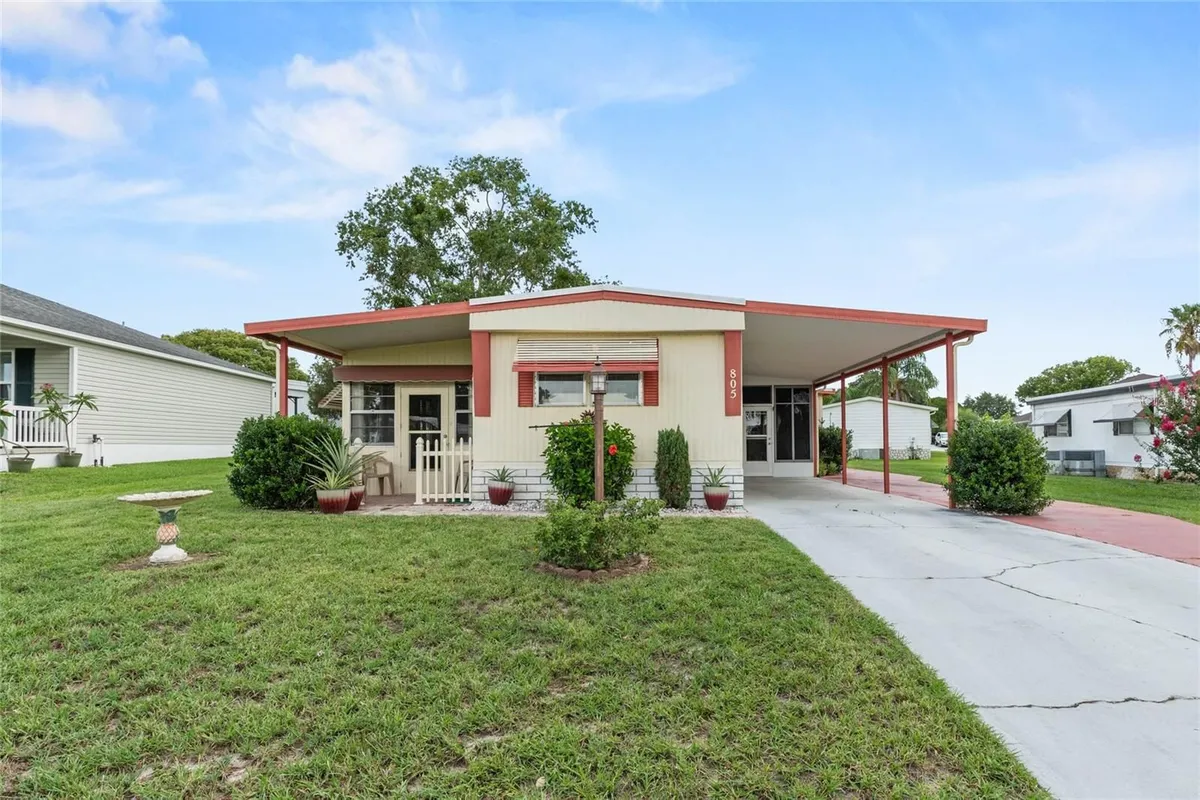 Property Slideshow image 1 of 27 | 805 royal palm ave, The Villages, FL, 32159