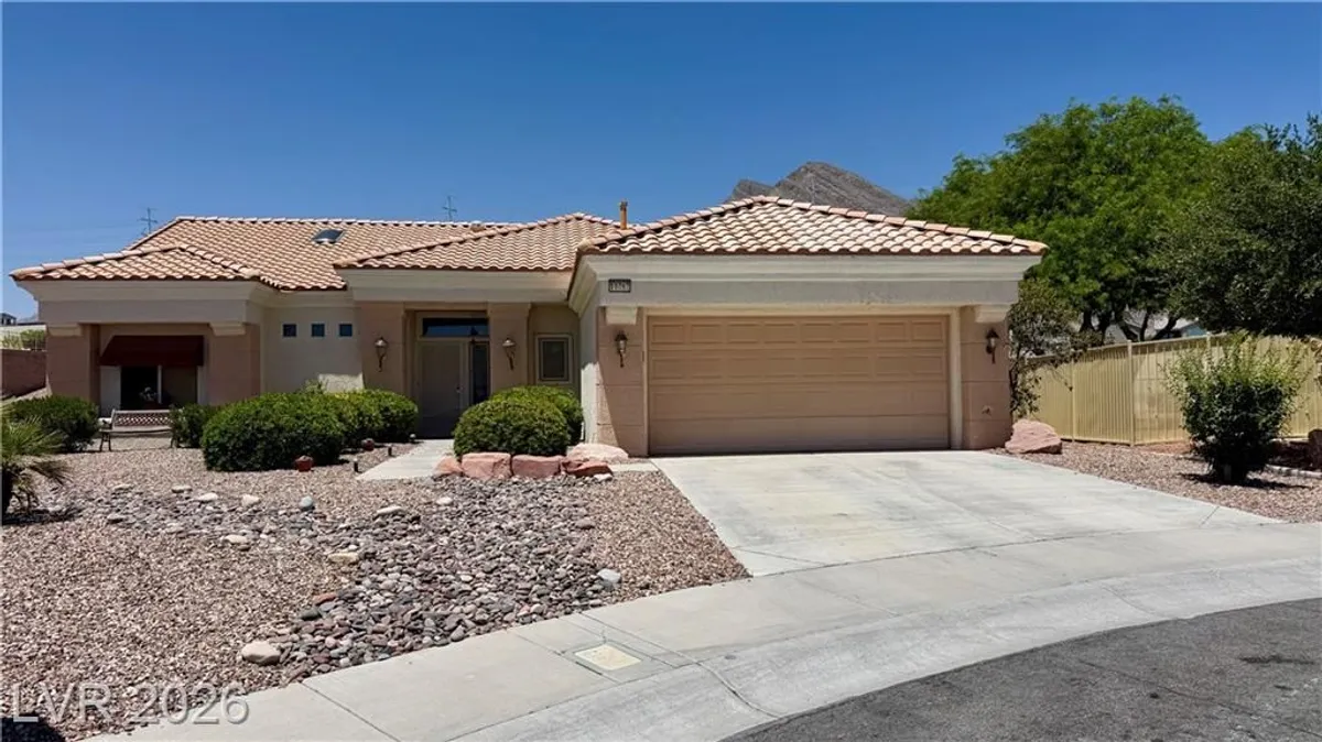 Property Slideshow image 1 of 14 | 11013 mckendrec ct, Las Vegas, NV, 89134
