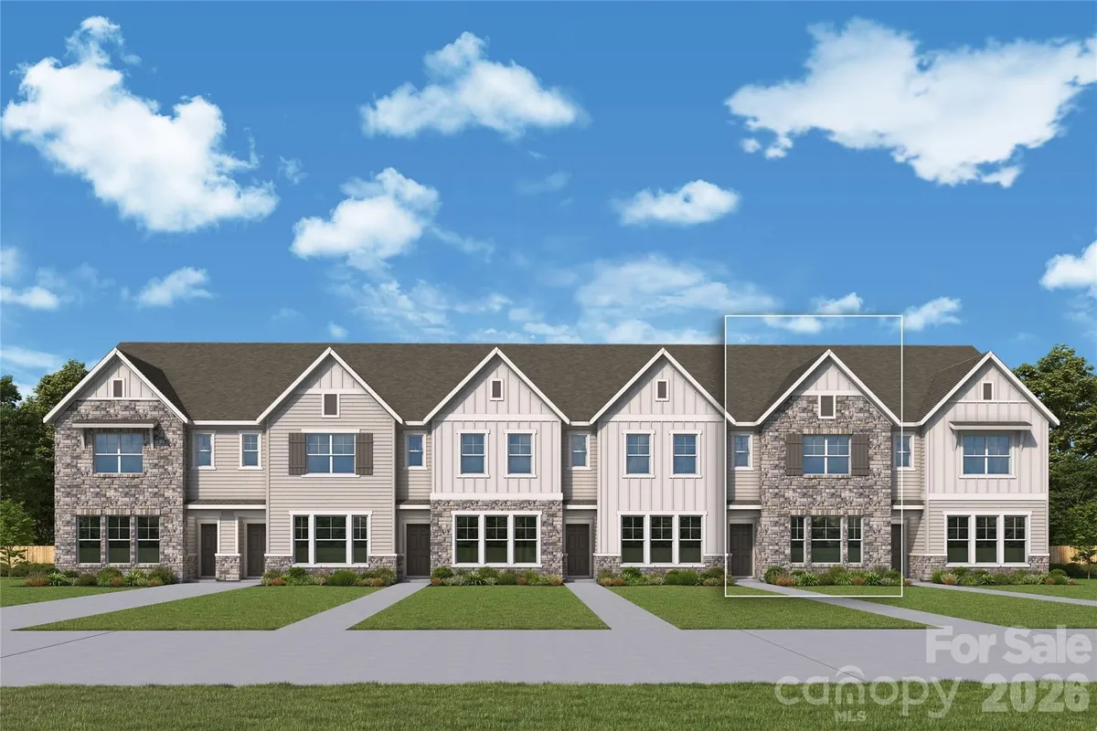Property Slideshow image 1 of 2 | 13109 benessare ln, Matthews, NC, 28105