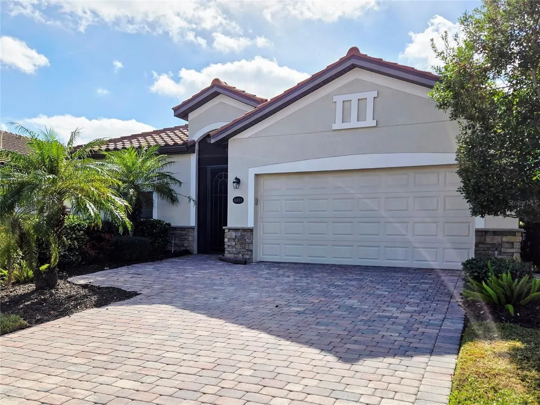 Property Slideshow image 1 of 36 | 6880 willowshire way, Bradenton, FL, 34212