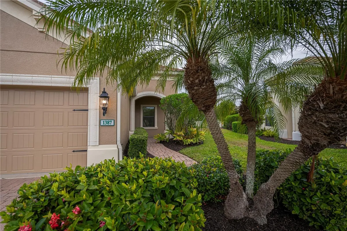 Property Slideshow image 1 of 62 | 1387 backspin dr, Englewood, FL, 34223