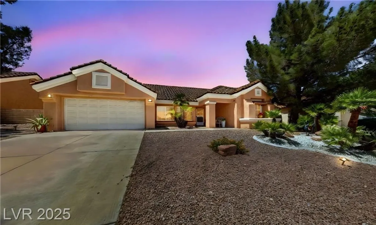 Property Slideshow image 1 of 72 | 2925 lotus hill dr, Las Vegas, NV, 89134
